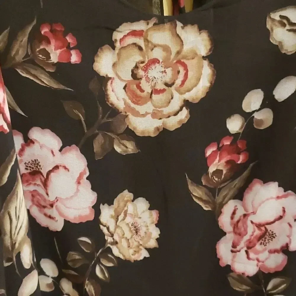 NEW York & Company blouse. Medium. Floral.